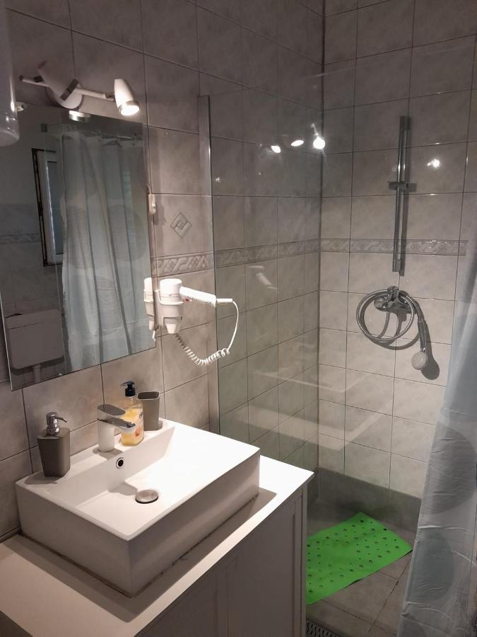 Apartmani Aneri Vir Eksteriør billede